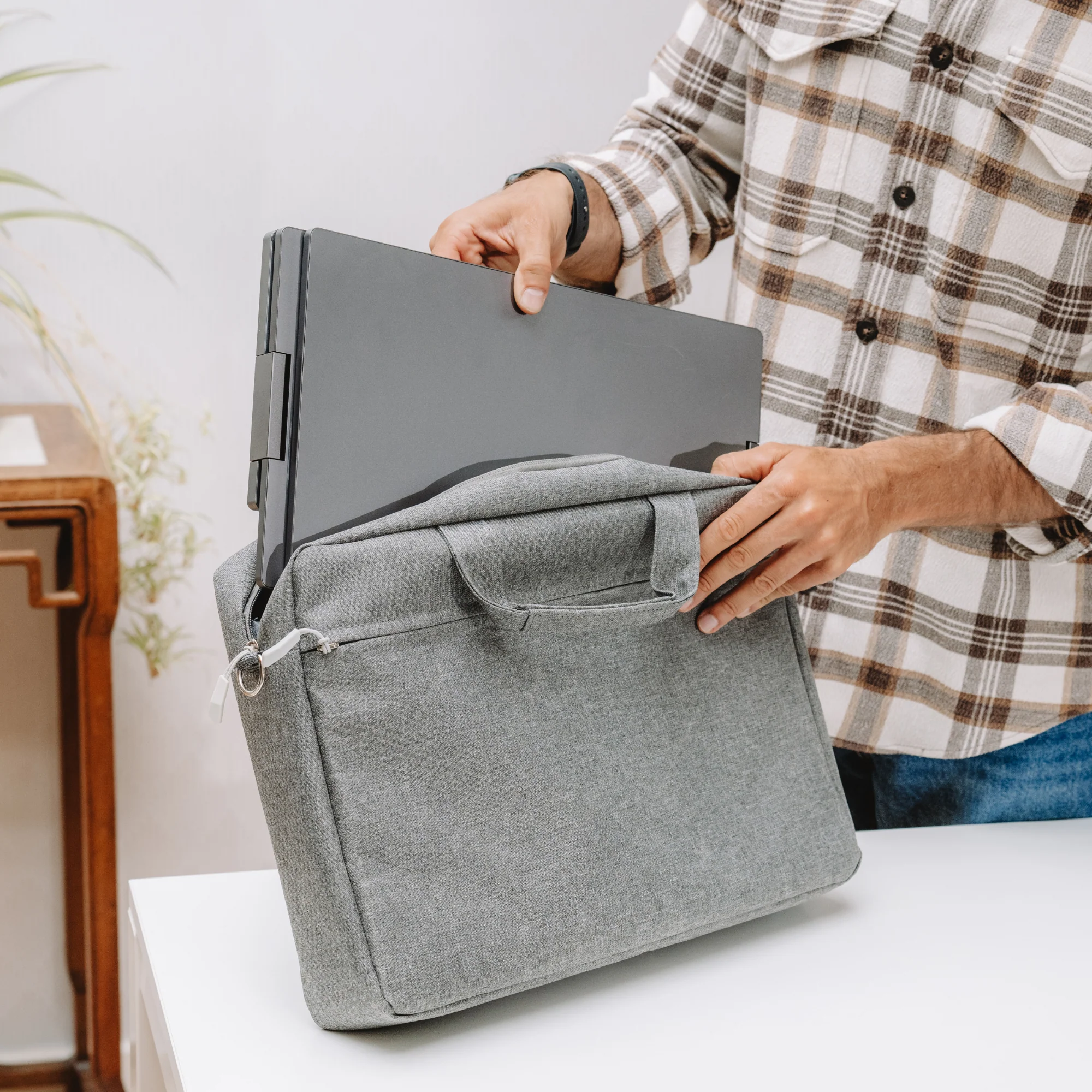 Laptop & Portable Monitor Sleeve - Image 4